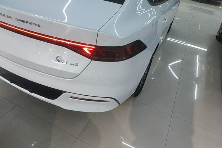 Used BYD Qin PLUS 2024 HONOR Edition DM-i 55KM Leading Model Right Rear Taillight