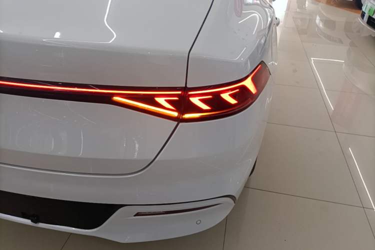 Used BYD Qin PLUS 2024 HONOR Edition DM-i 55KM Leading Model Right Rear Taillight