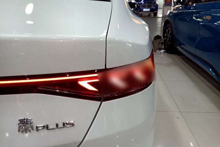 Used BYD Qin PLUS 2024 Honor Edition EV 510KM Leading Model Right Rear Taillight