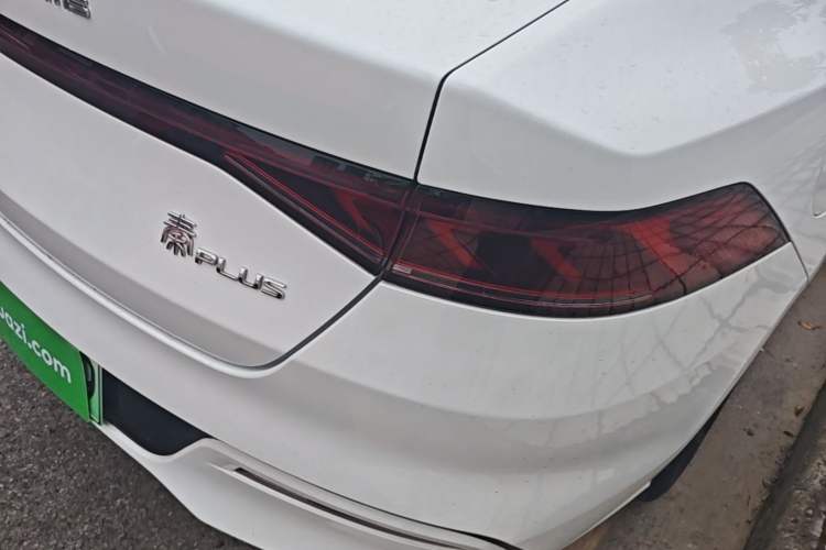 Used BYD Qin PLUS 2024 HONOR Edition DM-i 55KM Leading Model Right Rear Taillight