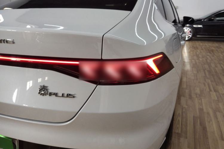 Used BYD Qin PLUS 2024 HONOR Edition DM-i 55KM Leading Model Right Rear Taillight