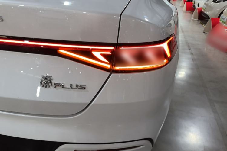 Used BYD Qin PLUS 2024 Honor Edition EV 420KM Beyond Model Right Rear Taillight