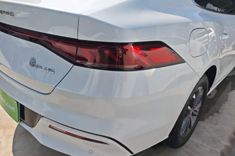 Used BYD Qin PLUS 2024 HONOR Edition DM-i 55KM Leading Model Right Rear Taillight
