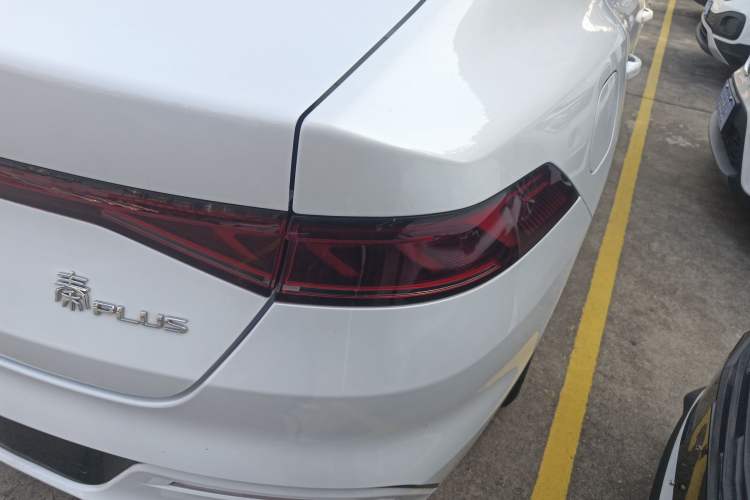 Used BYD Qin PLUS 2024 HONOR Edition DM-i 55KM Leading Model Right Rear Taillight