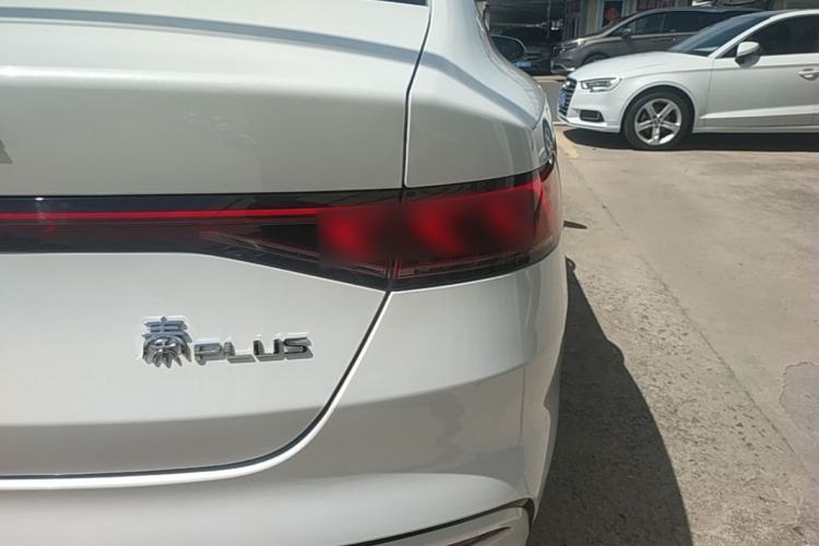 Used BYD Qin PLUS 2024 HONOR Edition DM-i 55KM Leading Model Right Rear Taillight