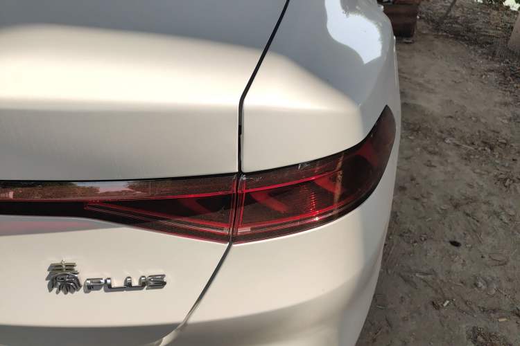 Used BYD Qin PLUS 2024 HONOR Edition DM-i 55KM Leading Model Right Rear Taillight