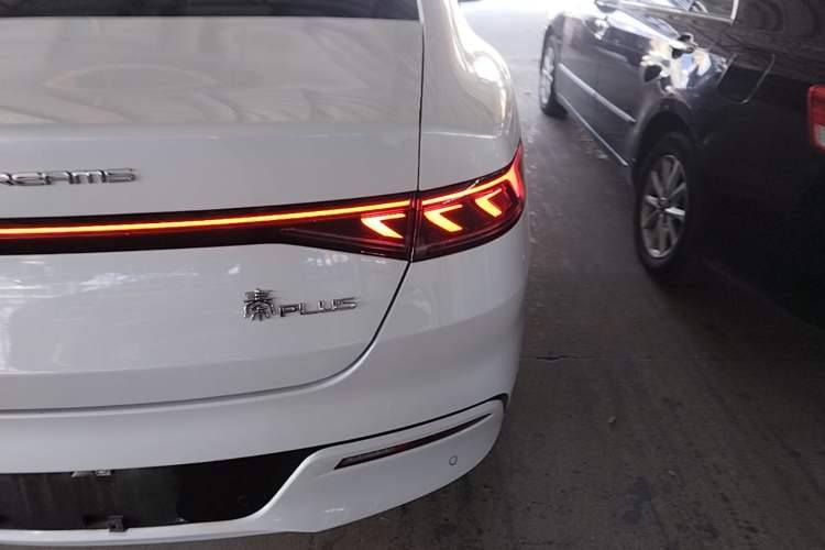 Used BYD Qin PLUS 2024 HONOR Edition DM-i 55KM Leading Model Right Rear Taillight