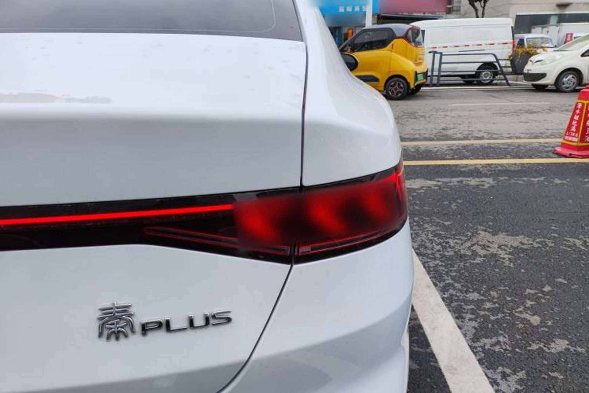 Used BYD Qin PLUS 2024 Honor Edition EV 510KM Beyond Model Right Rear Taillight