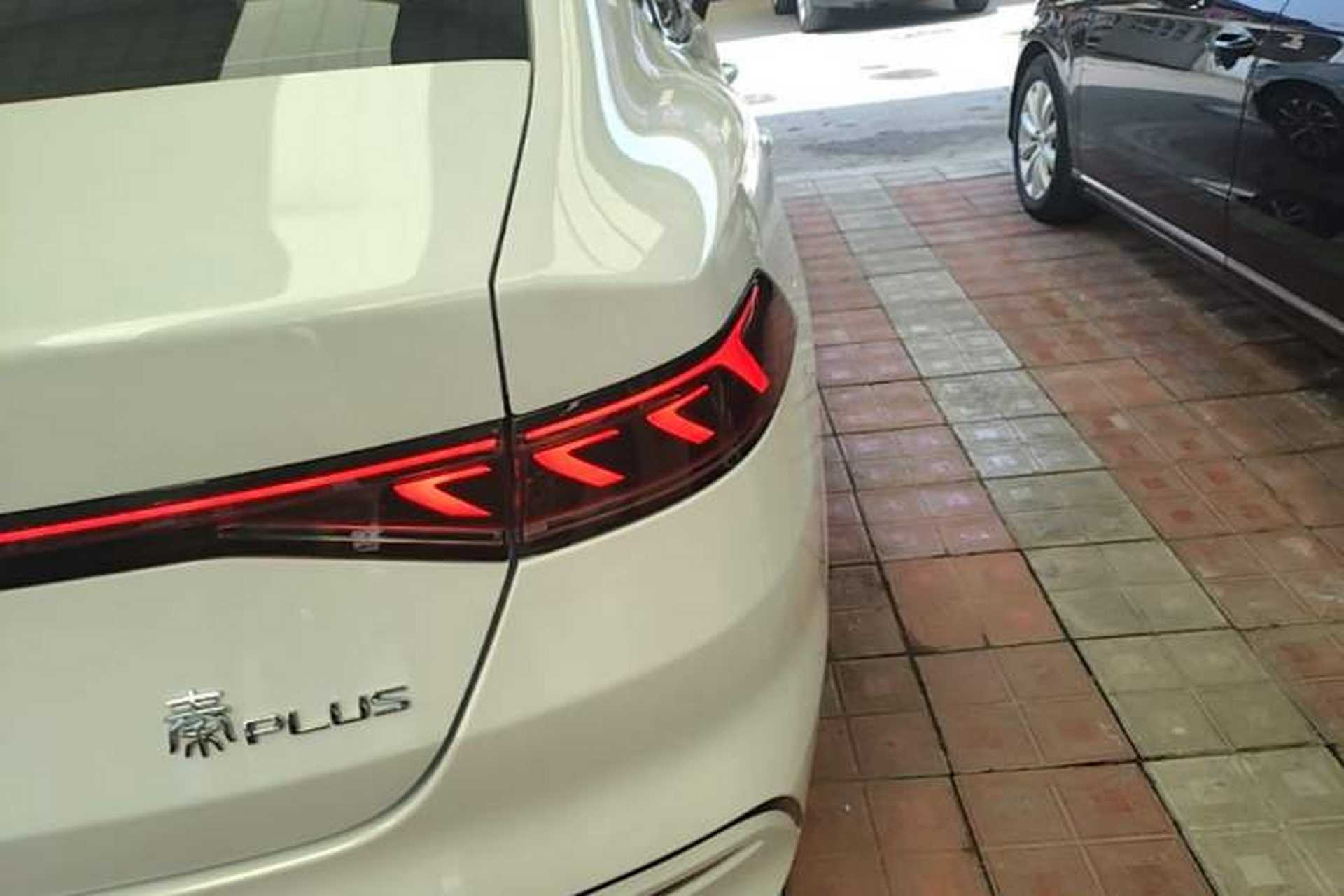 Used BYD Qin PLUS 2024 HONOR Edition DM-i 55KM Leading Model Right Rear Taillight