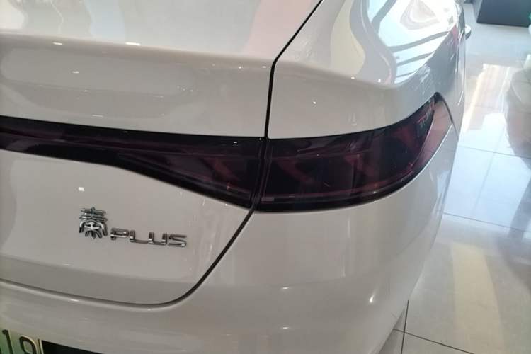 Used BYD Qin PLUS 2024 HONOR Edition DM-i 55KM Leading Model Right Rear Taillight