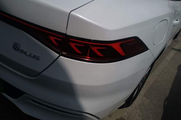 Used BYD Qin PLUS 2024 HONOR Edition DM-i 55KM Leading Model Right Rear Taillight