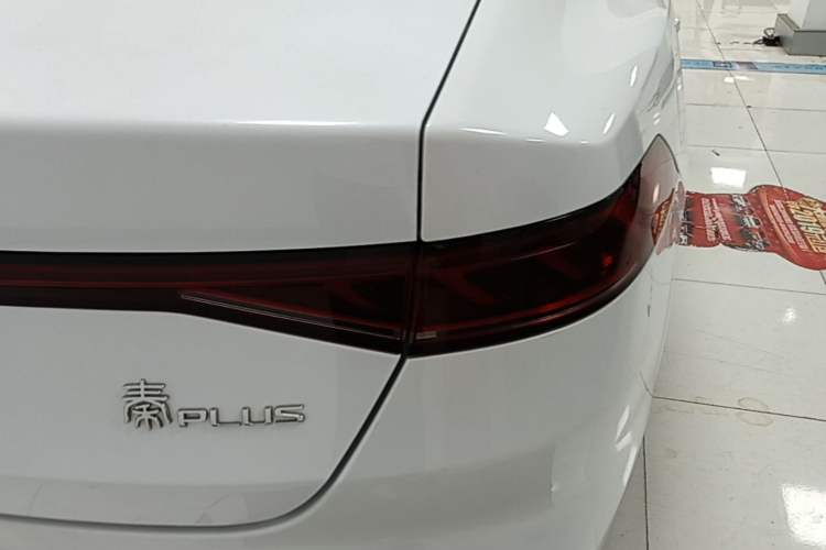 Used BYD Qin PLUS 2024 HONOR Edition DM-i 55KM Leading Model Right Rear Taillight