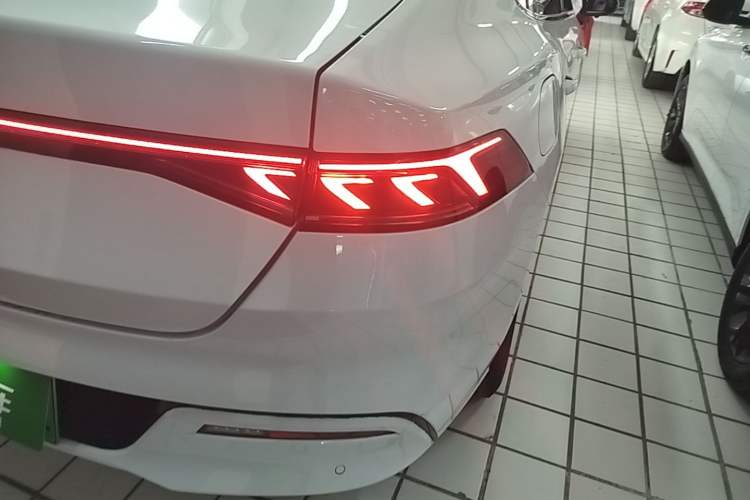 Used BYD Qin PLUS 2024 HONOR Edition DM-i 55KM Leading Model Right Rear Taillight