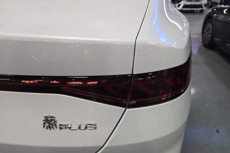 Used BYD Qin PLUS 2024 HONOR Edition DM-i 55KM Leading Model Right Rear Taillight