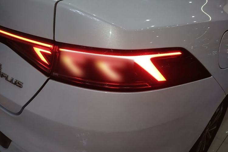 Used BYD Qin PLUS 2024 HONOR Edition DM-i 55KM Leading Model Right Rear Taillight