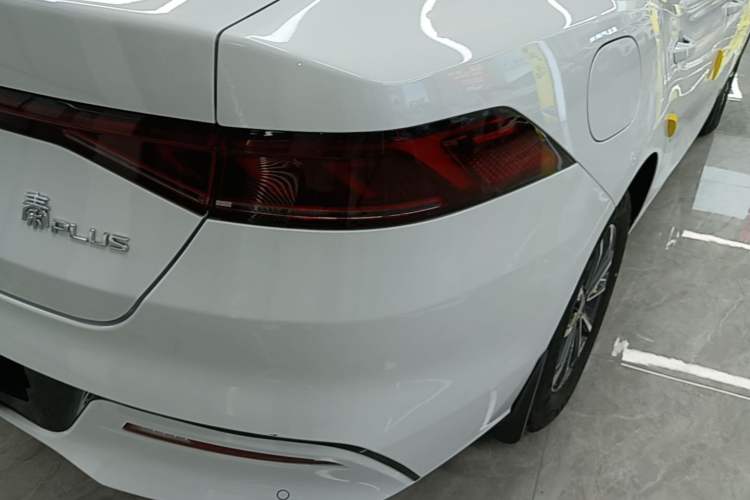 Used BYD Qin PLUS 2024 HONOR Edition DM-i 55KM Leading Model Right Rear Taillight