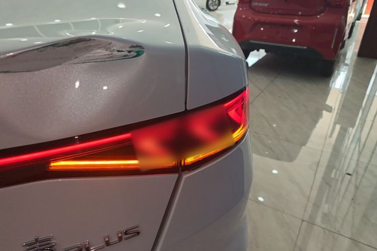 Used BYD Qin PLUS 2024 HONOR Edition DM-i 55KM Leading Model Right Rear Taillight