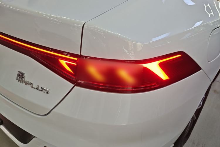Used BYD Qin PLUS 2024 HONOR Edition DM-i 55KM Leading Model Right Rear Taillight