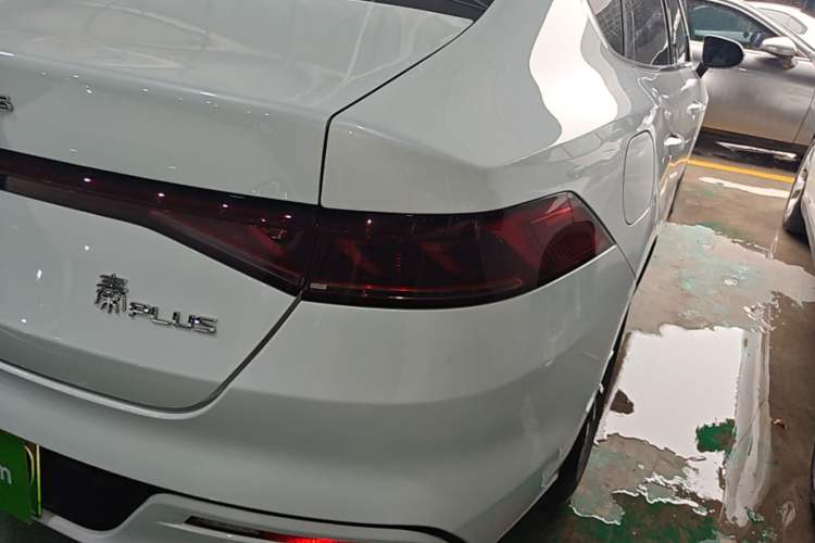 Used BYD Qin PLUS 2024 HONOR Edition DM-i 55KM Leading Model Right Rear Taillight
