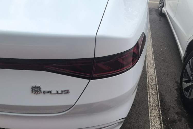 Used BYD Qin PLUS 2024 HONOR Edition DM-i 55KM Leading Model Right Rear Taillight