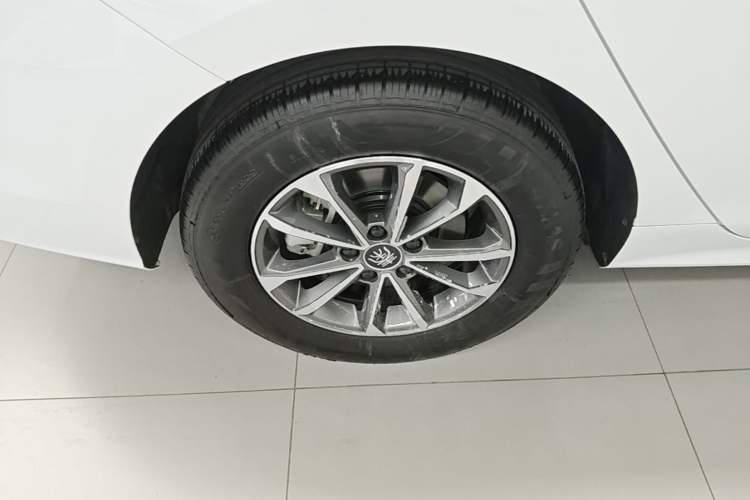 Used BYD Qin PLUS 2024 HONOR Edition DM-i 55KM Leading Model Right Rear Wheel Hub