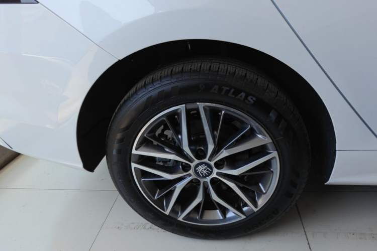 Used BYD Qin PLUS 2024 Honor Edition EV 510KM Leading Model Right Rear Wheel Hub