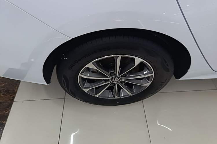 Used BYD Qin PLUS 2024 HONOR Edition DM-i 55KM Leading Model Right Rear Wheel Hub