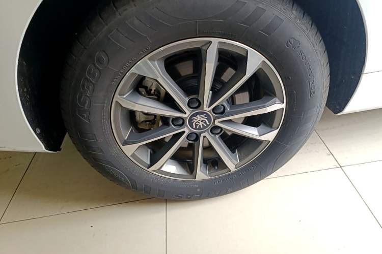 Used BYD Qin PLUS 2024 HONOR Edition DM-i 55KM Leading Model Right Rear Wheel Hub
