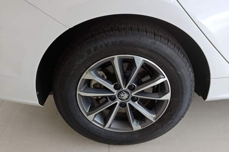 Used BYD Qin PLUS 2024 HONOR Edition DM-i 55KM Leading Model Right Rear Wheel Hub