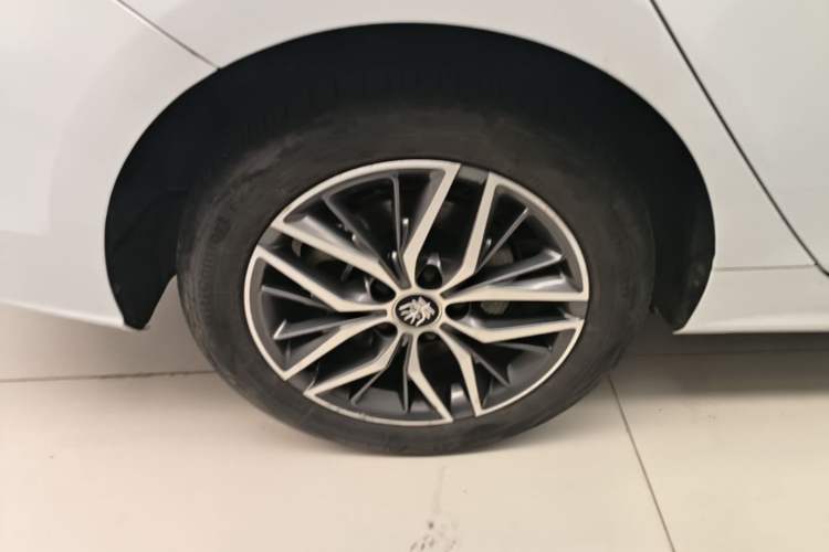 Used BYD Qin PLUS 2024 Honor Edition EV 510KM Beyond Model Right Rear Wheel Hub