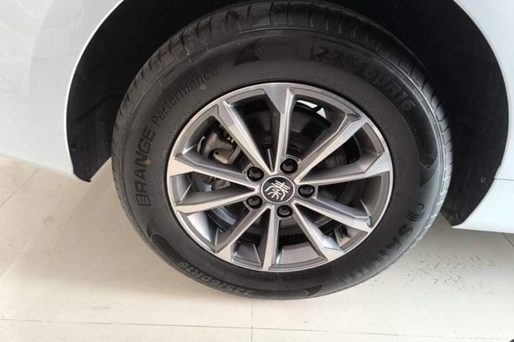 Used BYD Qin PLUS 2024 HONOR Edition DM-i 55KM Leading Model Right Rear Wheel Hub