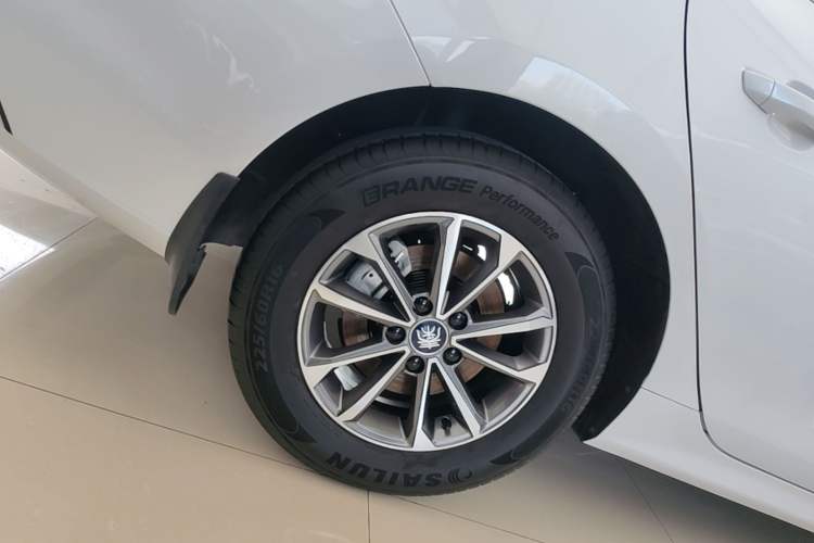 Used BYD Qin PLUS 2024 HONOR Edition DM-i 55KM Leading Model Right Rear Wheel Hub