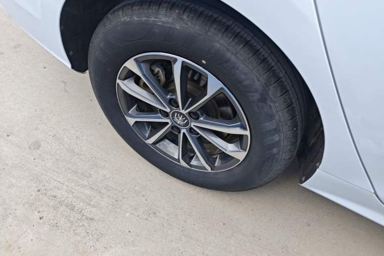Used BYD Qin PLUS 2024 HONOR Edition DM-i 55KM Leading Model Right Rear Wheel Hub