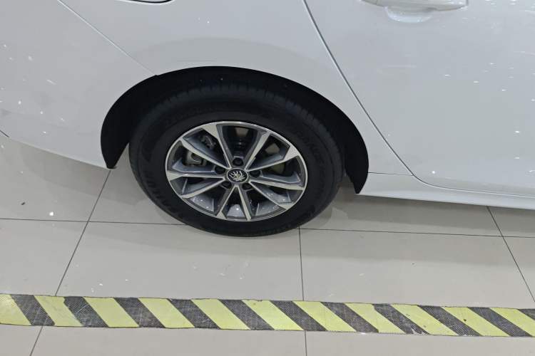 Used BYD Qin PLUS 2024 HONOR Edition DM-i 55KM Leading Model Right Rear Wheel Hub