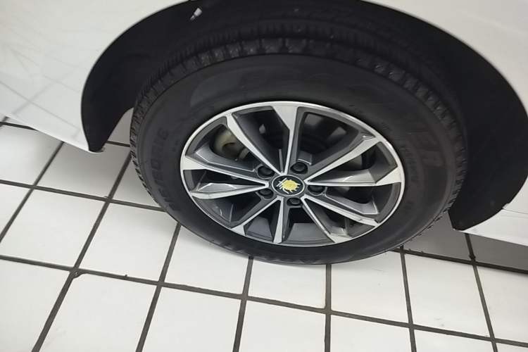 Used BYD Qin PLUS 2024 HONOR Edition DM-i 55KM Leading Model Right Rear Wheel Hub
