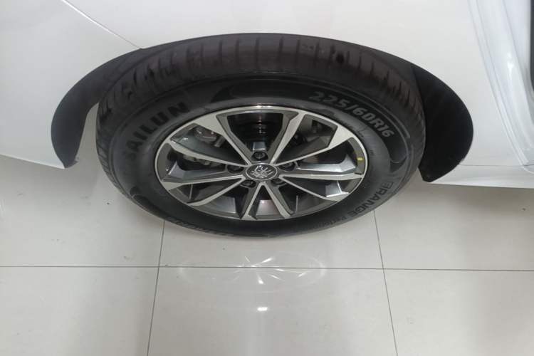 Used BYD Qin PLUS 2024 HONOR Edition DM-i 55KM Leading Model Right Rear Wheel Hub