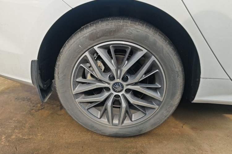 Used BYD Qin PLUS 2024 Honor Edition EV 420KM Beyond Model Right Rear Wheel Hub