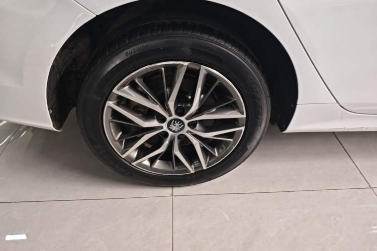 Used BYD Qin PLUS 2024 HONOR Edition DM-i 120KM Beyond Model Right Rear Wheel Hub
