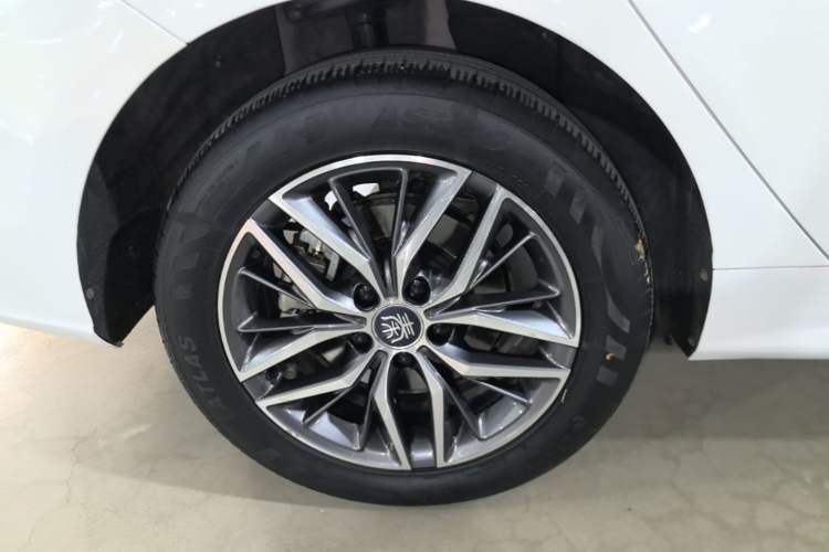 Used BYD Qin PLUS 2024 Honor Edition EV 420KM Beyond Model Right Rear Wheel Hub