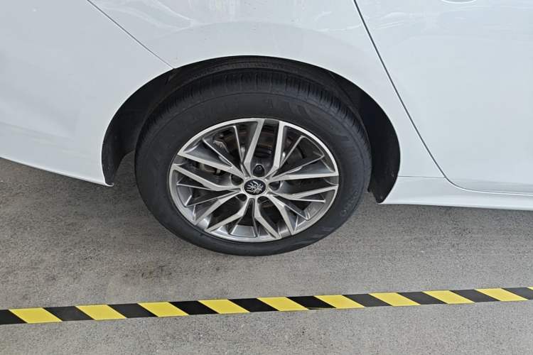 Used BYD Qin PLUS 2024 Honor Edition EV 420KM Beyond Model Right Rear Wheel Hub