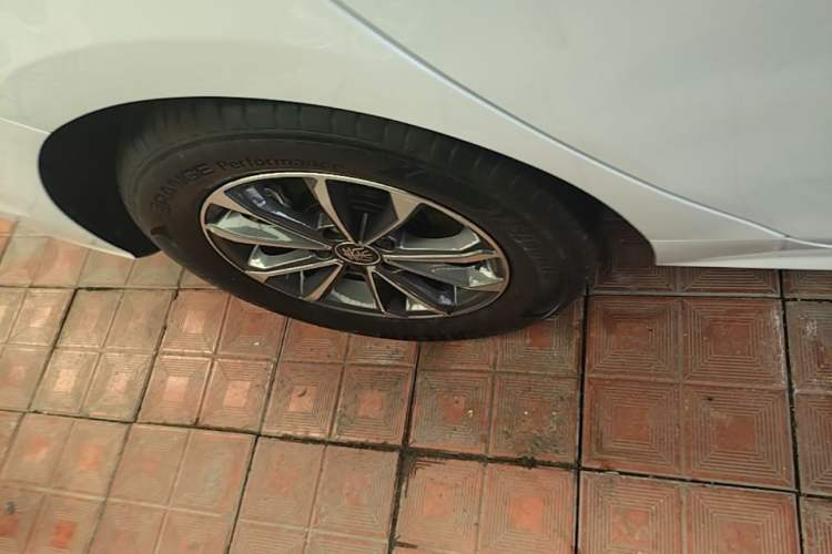 Used BYD Qin PLUS 2024 HONOR Edition DM-i 55KM Leading Model Right Rear Wheel Hub