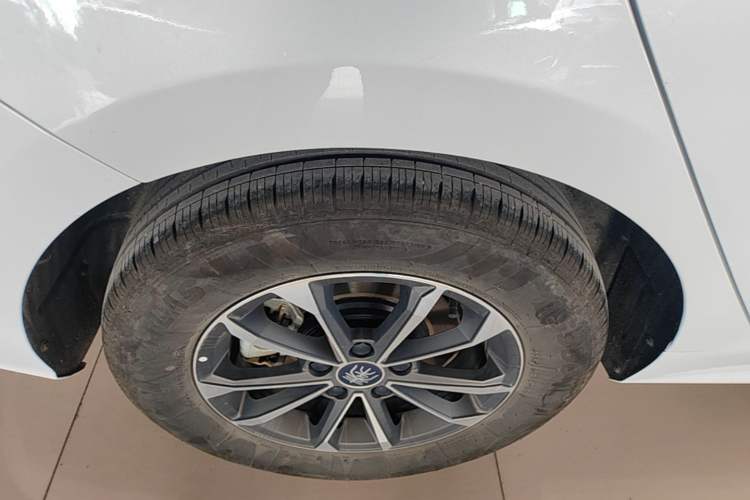 Used BYD Qin PLUS 2024 HONOR Edition DM-i 55KM Leading Model Right Rear Wheel Hub