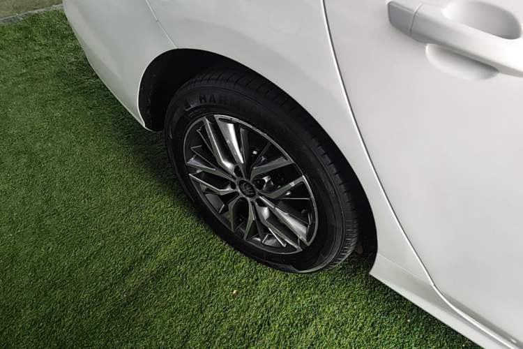 Used BYD Qin PLUS 2024 Honor Edition EV 510KM Leading Model Right Rear Wheel Hub