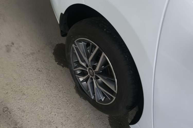 Used BYD Qin PLUS 2024 HONOR Edition DM-i 120KM Leading Model Right Rear Wheel Hub