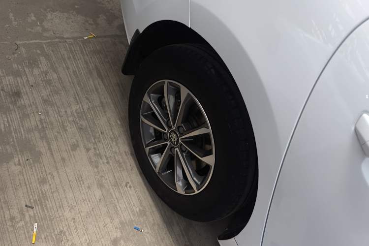 Used BYD Qin PLUS 2024 HONOR Edition DM-i 55KM Leading Model Right Rear Wheel Hub