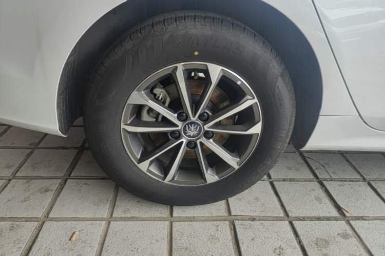Used BYD Qin PLUS 2024 HONOR Edition DM-i 55KM Leading Model Right Rear Wheel Hub