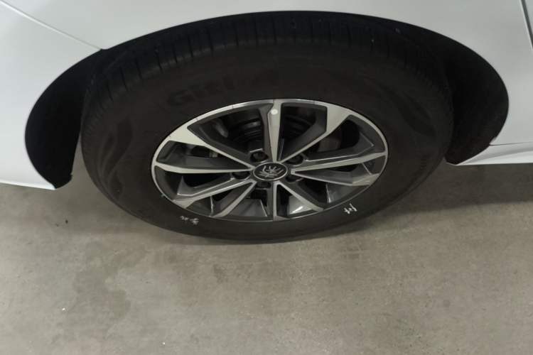 Used BYD Qin PLUS 2024 HONOR Edition DM-i 55KM Leading Model Right Rear Wheel Hub
