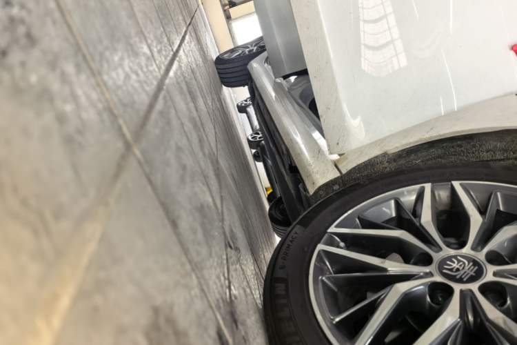 Used BYD Qin PLUS 2024 Honor Edition EV 510KM Leading Model Right Side Sill