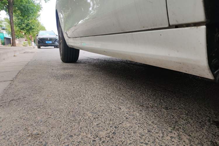 Used BYD Qin PLUS 2024 HONOR Edition DM-i 55KM Leading Model Right Side Sill