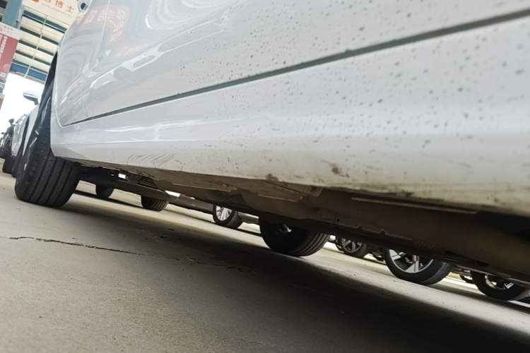 Used BYD Qin PLUS 2024 HONOR Edition DM-i 55KM Leading Model Right Side Sill